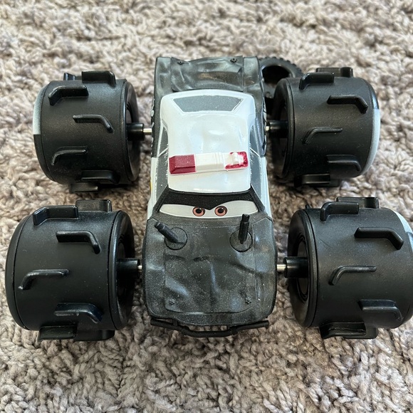 Disney/pixar lighting McQueen toy cars - Picture 7 of 12